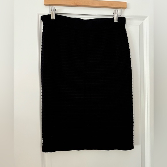 NWT LOFT Knit Pencil Skirt in Black Size Small Petite - Picture 2 of 5